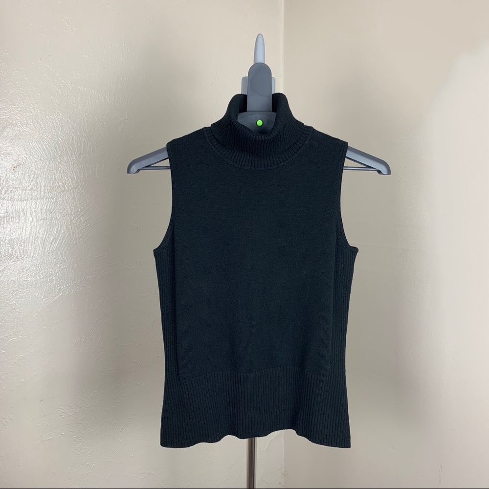 Axcess Basic Sleeveless Turtleneck